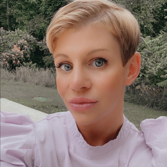 Meet your Posher, Lisa - Picture 4 of 7